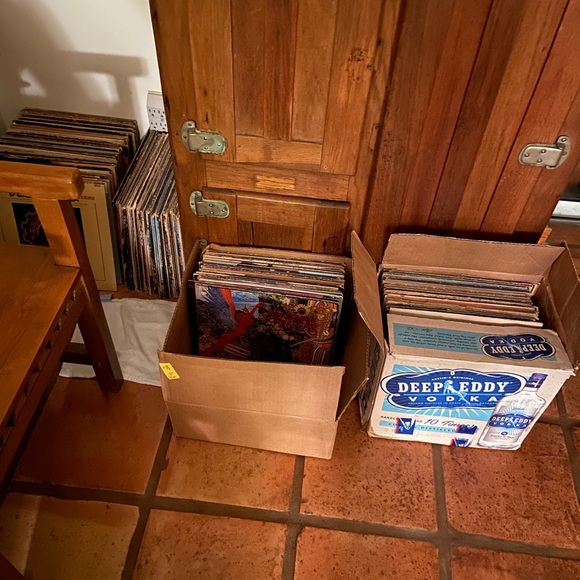 Incredible variety of all your favorite bands on Vinyl from the 60’s 70’s & 80’s - Picture 2 of 14